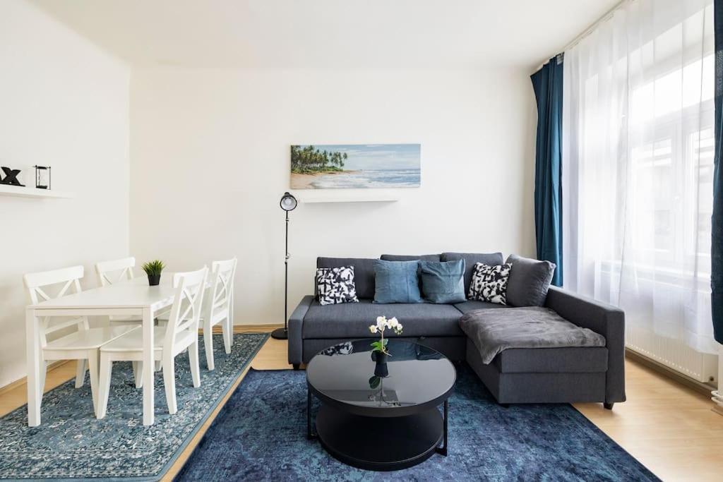Beautiful 1 Bedroom Apartment Near Schoenbrunn Vienna Esterno foto