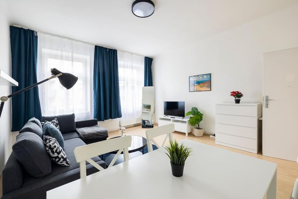 Beautiful 1 Bedroom Apartment Near Schoenbrunn Vienna Esterno foto