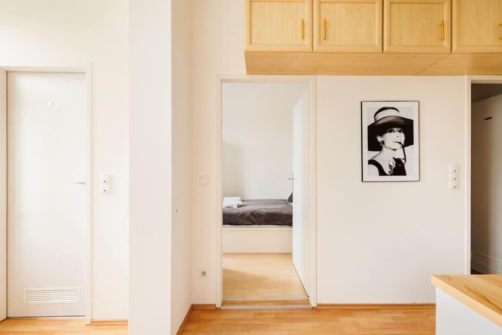 Beautiful 1 Bedroom Apartment Near Schoenbrunn Vienna Esterno foto